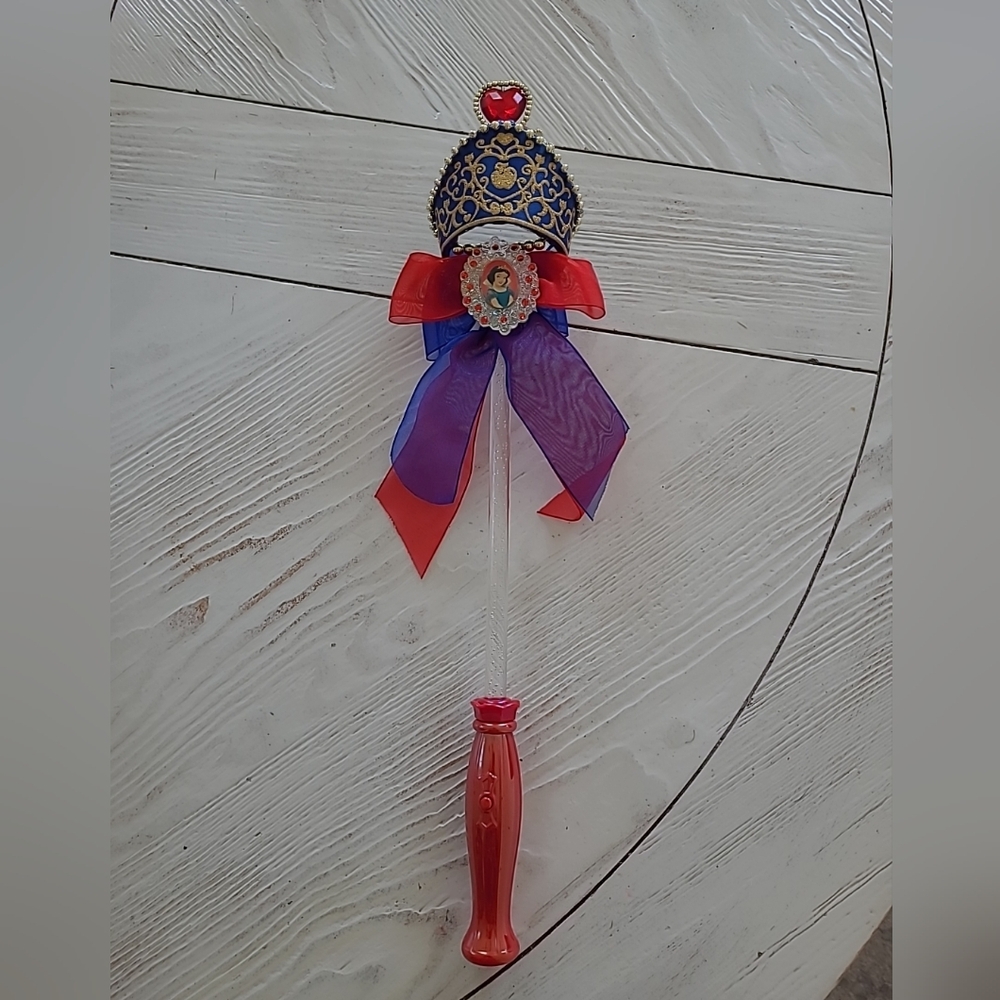 Disney Store Snow White Light Up Crown Wand - EUC